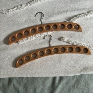 2 pack Scarf organizer hangers - wood